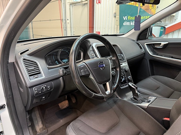 Volvo XC60 12 of 18