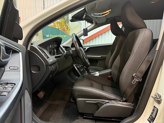 Volvo XC60 11 of 18