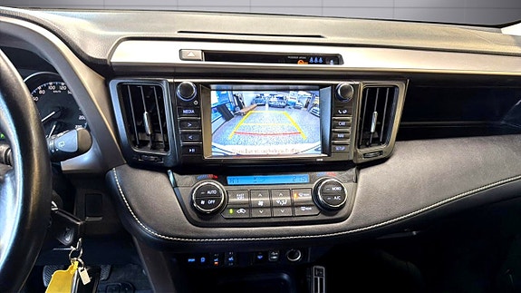 Toyota RAV4 11 of 12