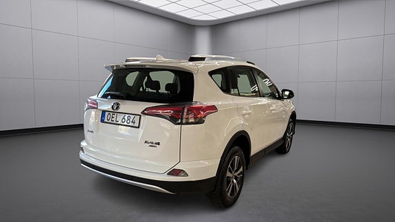Toyota RAV4 5 of 5