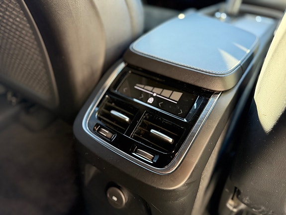 Volvo XC90 24 of 27