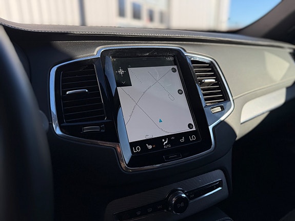 Volvo XC90 19 of 27