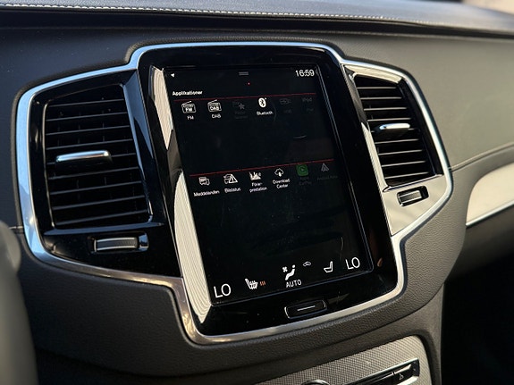 Volvo XC90 17 of 27