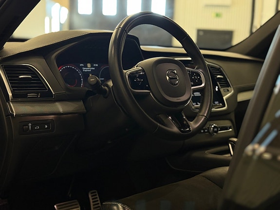Volvo XC90 15 of 27