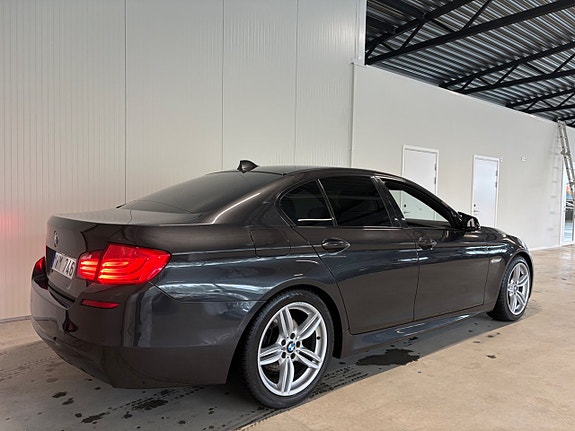 BMW 520d 3 of 5