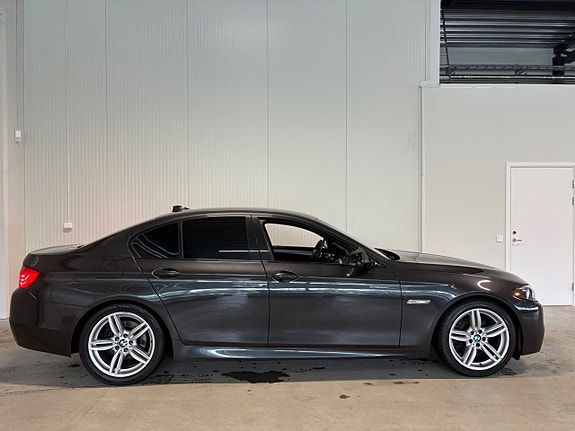 BMW 520d 2 of 5