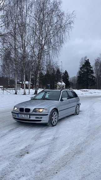BMW 330d 2 of 6