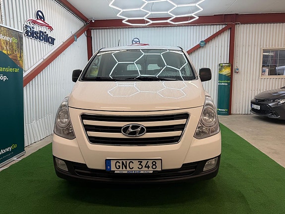 Hyundai H-1 2 of 5
