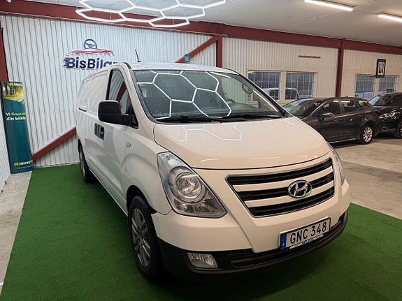 Hyundai H-1 3 of 5