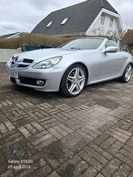 Mercedes-Benz SLK350 2 of 5