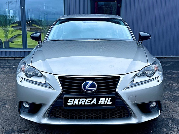Lexus IS300h 4 of 22