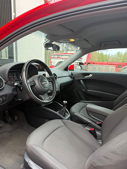 Audi A1 4 of 5