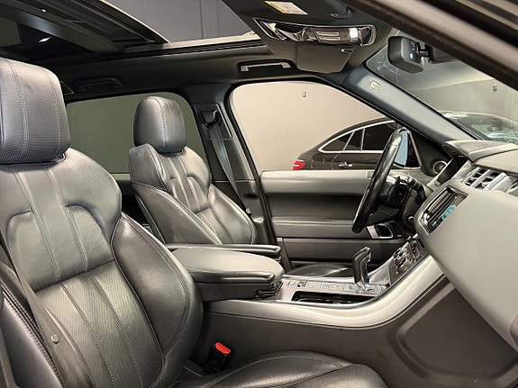Land Rover Range Rover Sport 14 of 21