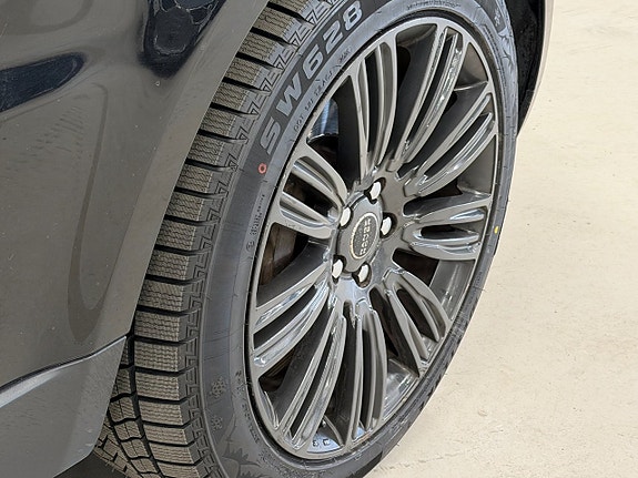 Land Rover Range Rover Sport 11 of 21