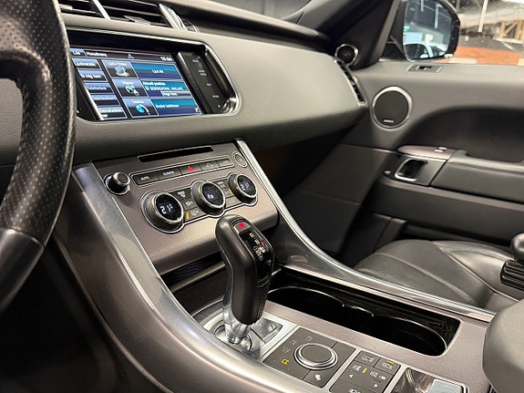 Land Rover Range Rover Sport 17 of 21