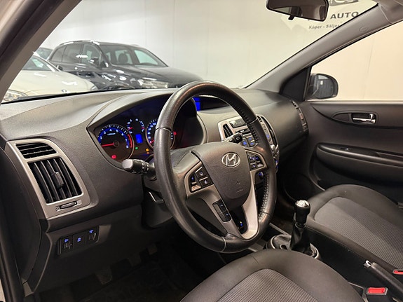 Hyundai i20 6 of 15
