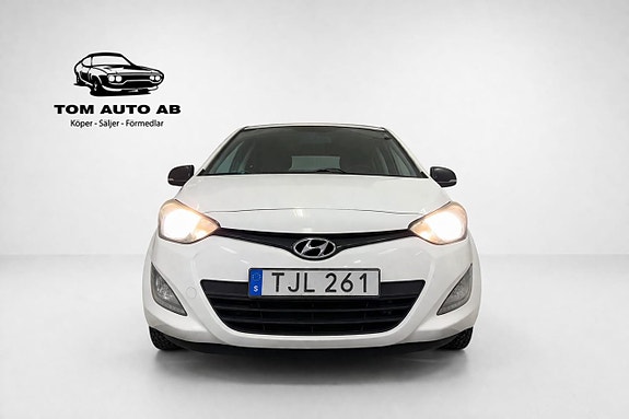 Hyundai i20 2 of 5