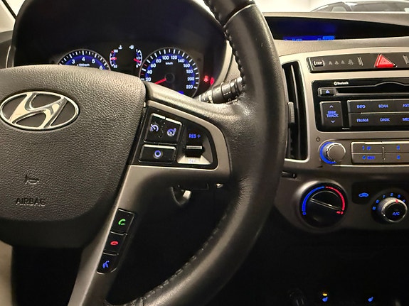Hyundai i20 12 of 15