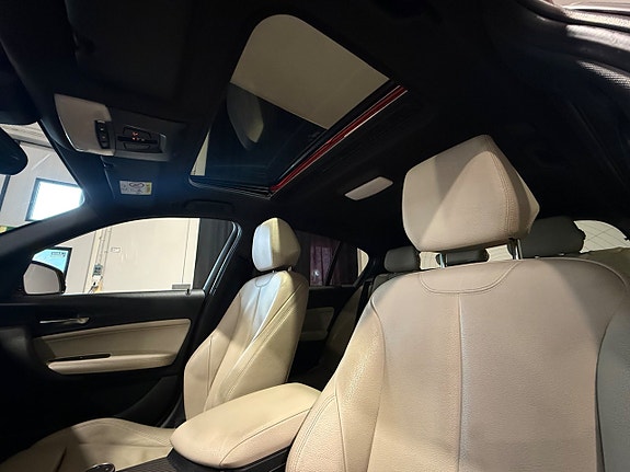 BMW M140i 18 of 20