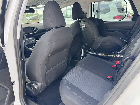 Peugeot 308 SW 5 of 5