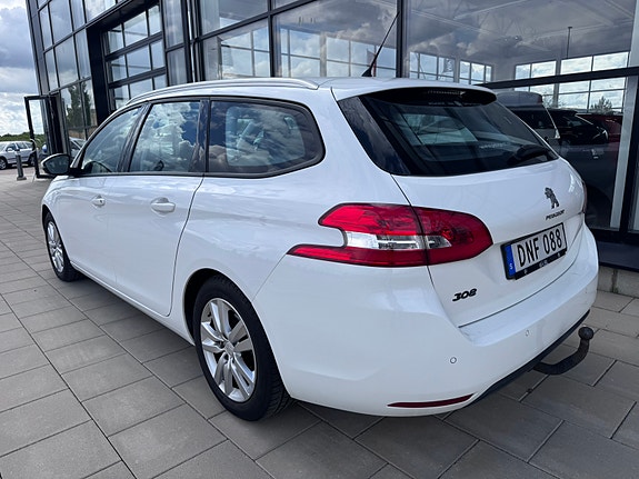 Peugeot 308 SW 3 of 5