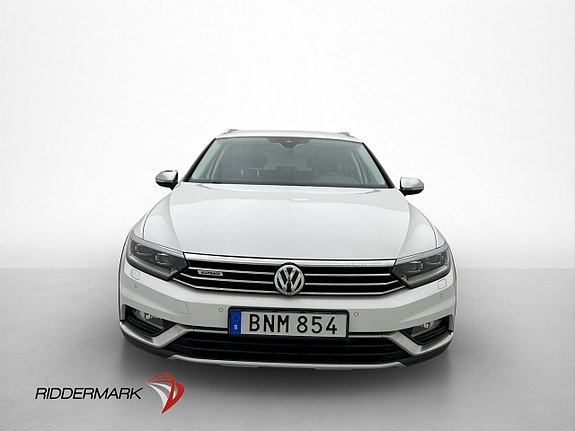 Volkswagen Passat Alltrack 3 of 5