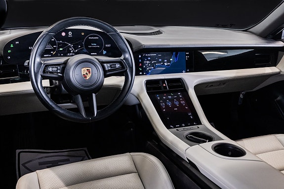 Porsche Taycan 4S 17 of 24