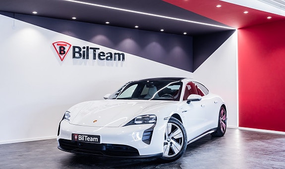 Porsche Taycan 4S 2 of 5