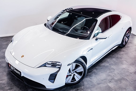 Porsche Taycan 4S 4 of 5