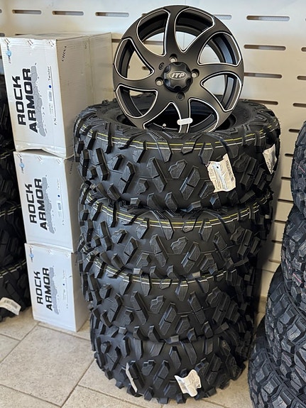 BRP Can-am * ITP Twisted - 28” Journey hjulpaket 3 of 3