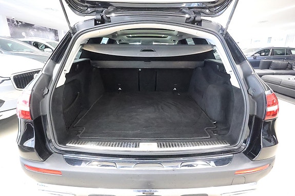 Mercedes-Benz E220 8 of 21