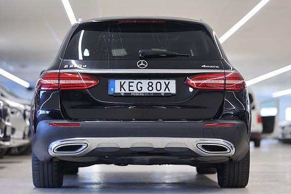 Mercedes-Benz E220 7 of 21