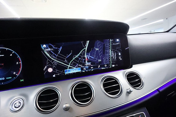Mercedes-Benz E220 18 of 21