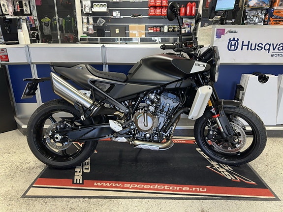 Husqvarna SVARTPILEN 801