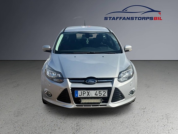 Ford Focus 2 of 13