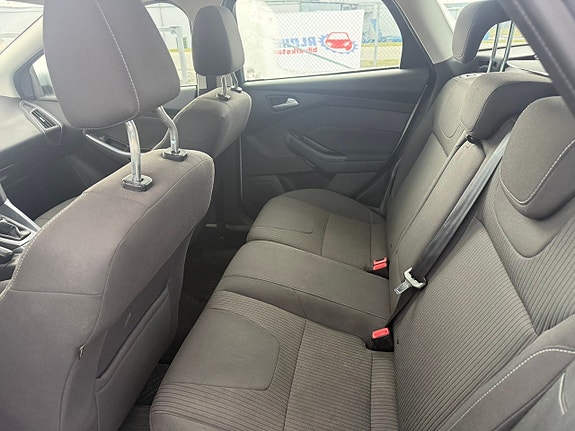 Ford Focus 12 of 13