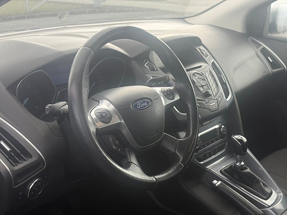Ford Focus 9 of 13