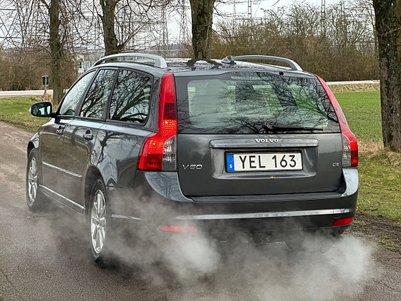 Volvo V50 4 of 15