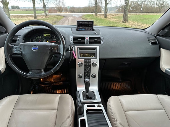 Volvo V50 8 of 15