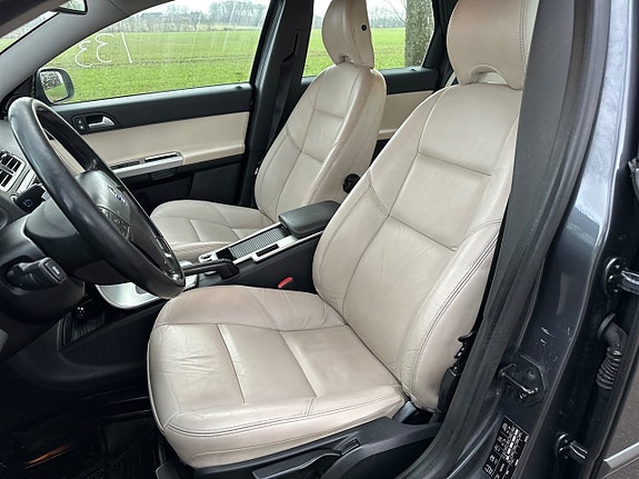 Volvo V50 10 of 15