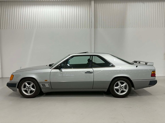 Mercedes-Benz 230 CE 5 of 5