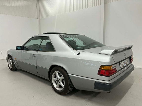 Mercedes-Benz 230 CE 6 of 10
