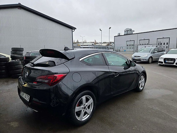 Opel Astra 9 of 15