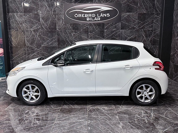 Peugeot 208 6 of 16