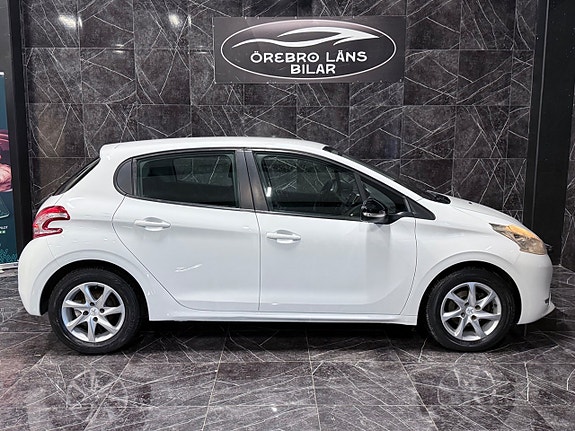 Peugeot 208 5 of 5