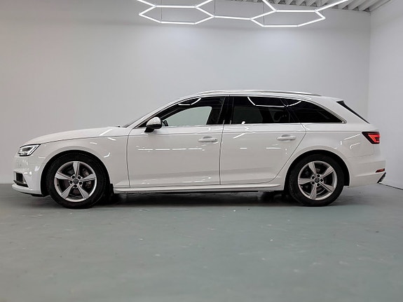 Audi A4 9 of 29