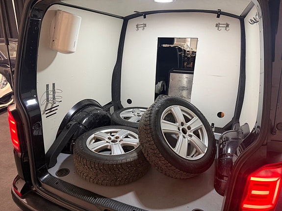 Volkswagen Transporter 14 of 17
