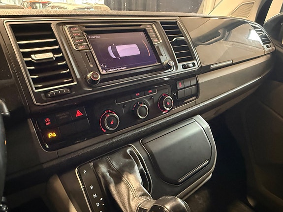 Volkswagen Transporter 12 of 17