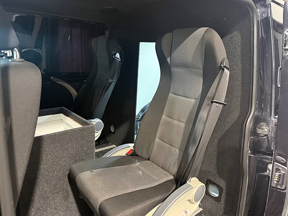 Volkswagen Transporter 8 of 17