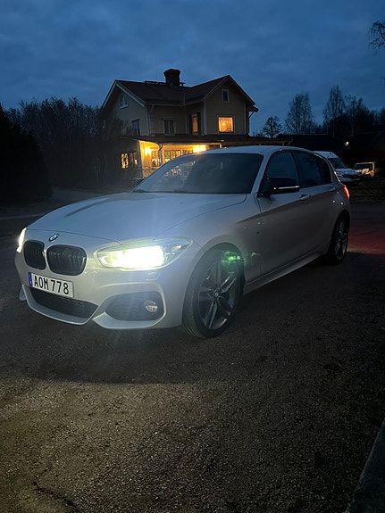 BMW 120d 2 of 5